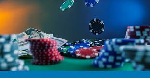 Antarmuka permainan Capsa Susun di situs slot menampilkan kartu, baris susunan, dan opsi taruhan